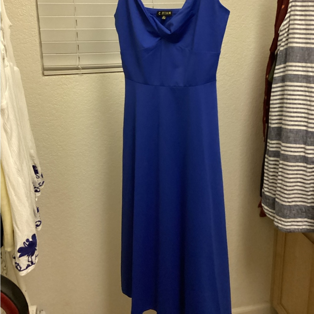 NWot, fits med to LG, very flattering. I'm just too busty lol. 38D is too big.
